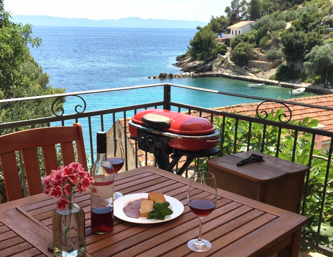 Active or Tranquil Getaway, Paradise Apartments right on the beach on Hvar island, Croatia Gdinj